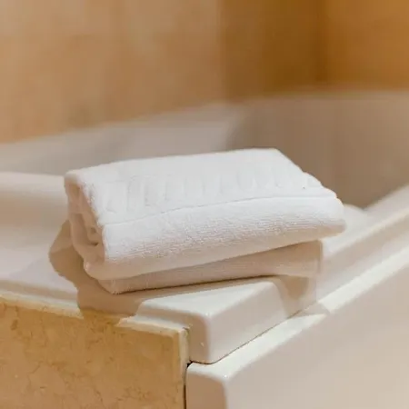 Guestready - Sleek W/ Balcony In Graca * Lisbona