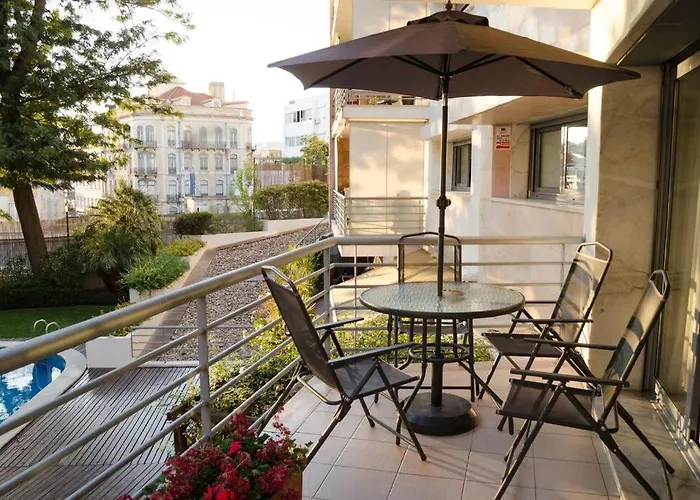 Guestready - Sleek W/ Balcony In Graca דירה